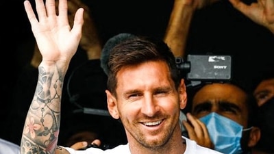 Messi arrives in France to join PSG from Barcelona (TWITTER)