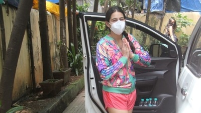 Sara Ali Khan was clicked leaving her pilates class. She greeted the paparazzi with a namaste. (Varinder Chawla) Sara Ali Khan was clicked leaving her pilates class. She greeted the paparazzi with a namaste. (Varinder Chawla)