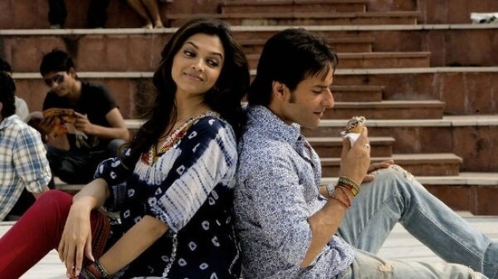 Deepika Padukone and Saif Ali Khan in Love Aaj Kal