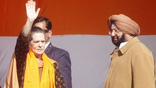 Punjab chief minister Amarinder Singh met Congress president Sonia Gandhi in Delhi on Tuesday evening. (HT Photo/Munish Byala/HT Archive)