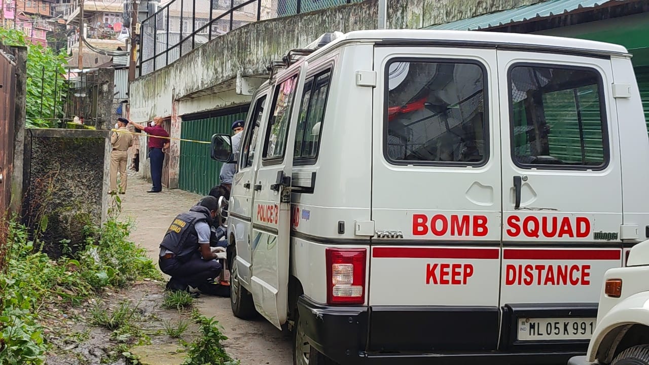 Bomb squad seen at the site of blast(SOURCED) Bomb squad seen at the site of blast(SOURCED)