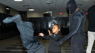 Kanye West in his all black Balenciaga ensemble (Instagram)