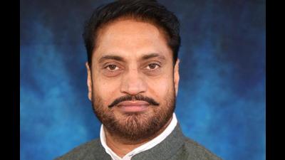 Mohali mayor Amarjit Singh Sidhu on Wednesday constituted a town vending committee. (HT FILE PHOTO)