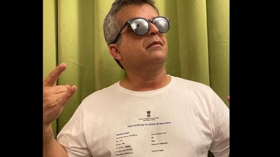 The image shows Atul Khatri wearing the t-shirt. (Instagram/@one_by_two)