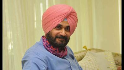 Sidhu appoints 4 advisers, picks MP, ex-IPS officer Sidhu appoints 4 advisers, picks MP, ex-IPS officer
