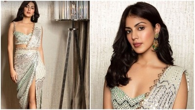 Rhea Chakraborty wore a saree for her shoot. Rhea Chakraborty wore a saree for her shoot.