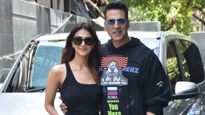 Vaani Kapoor and Akshay Kumar were snapped in Mumbai today promoting their film BellBottom. For the occasion, both the stars chose to impress fans with their sartorial choices. Especially, the 53-year-old star, who wore a quirky outfit for the event. (Varinder Chawla) Vaani Kapoor and Akshay Kumar were snapped in Mumbai today promoting their film BellBottom. For the occasion, both the stars chose to impress fans with their sartorial choices. Especially, the 53-year-old star, who wore a quirky outfit for the event. (Varinder Chawla)