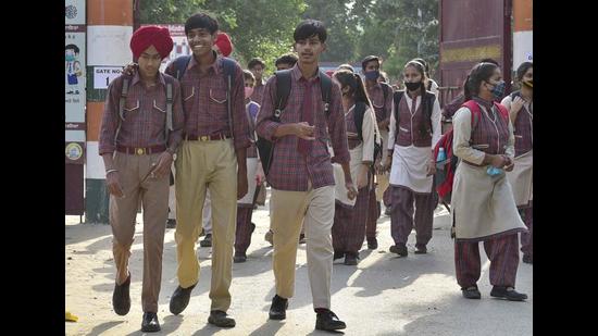 Other schools have also been forced to reconsider the decision to continue in-person teaching. (Gurpreet Singh/Hindustan Times)