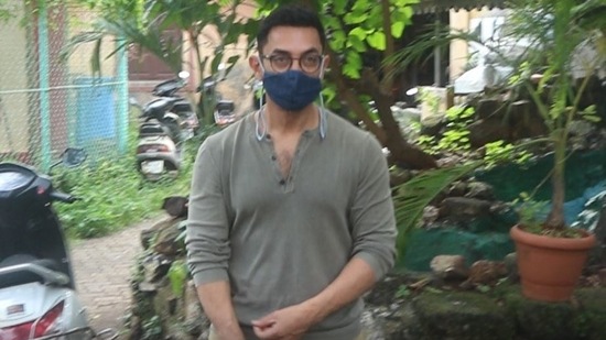 Aamir Khan spotted in Bandra on Wednesday.(Varinder Chawla)