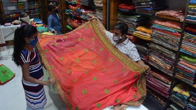Shops have been allowed to remain open till 10pm from August 15. (HT file) Shops have been allowed to remain open till 10pm from August 15. (HT file)