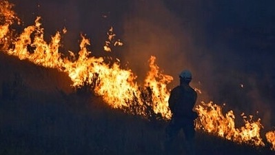 The wildfires come as temperatures were forecast to reach highs of around 40 degrees Celsius (104 degrees Fahrenheit) in much of Spain and neighbouring Portugal in the coming days. (AP file photo. Representative image) The wildfires come as temperatures were forecast to reach highs of around 40 degrees Celsius (104 degrees Fahrenheit) in much of Spain and neighbouring Portugal in the coming days. (AP file photo. Representative image)