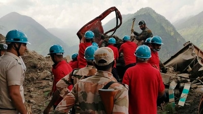 Rescue operations resumed on Thursday morning after being called off on Wednesday night over lack of visibility. (PTI Photo)
