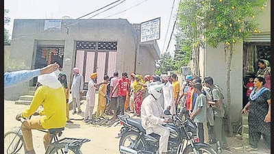 The issue has assumed such grave proportions that Kamaljeet Kaur, 40, a mother of two teenaged sons at Chuhar Chak village in Moga district, wants the police to arrest them. (HT Photo)