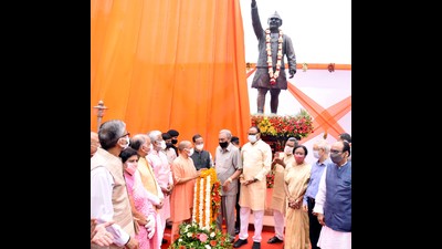 UP chief minister Yogi Adityanath unveiling late Hemwati Nandan Bahuguna’s statue in Lucknow on Thursday. (Sourced)