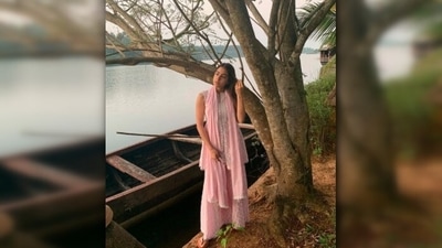Sara Ali Khan ethnic wear collection is what every Indian girl wants in their wardrobe. In this photo taken in Allepey, Kerala, the 'Kedarnath' actor can be seen posing in a simple yet beautiful pink salwar set somewhere in the backwaters of Kerala. (Instagram/@saraalikhan95) Sara Ali Khan ethnic wear collection is what every Indian girl wants in their wardrobe. In this photo taken in Allepey, Kerala, the 'Kedarnath' actor can be seen posing in a simple yet beautiful pink salwar set somewhere in the backwaters of Kerala. (Instagram/@saraalikhan95)