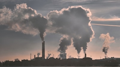 Fine particulate air pollution is associated with a higher risk of dementia, according to the findings of a new study. (Unsplash)