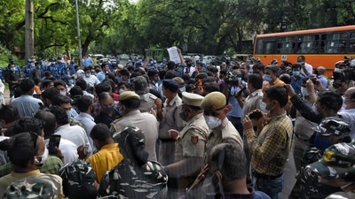 Security personnel and demonstrators seen during a protest against communal hatred at Jantar Mantar, in New Delhi. (Sanchit Khanna/HT file photo) Security personnel and demonstrators seen during a protest against communal hatred at Jantar Mantar, in New Delhi. (Sanchit Khanna/HT file photo)