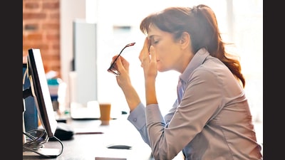 Experts feel people need to open up about the challenges they face with their seniors at work for better mental health. (Photo: Shutterstock) Experts feel people need to open up about the challenges they face with their seniors at work for better mental health. (Photo: Shutterstock)