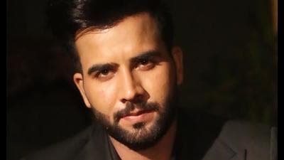 Singer Hira Thind (Sourced) Singer Hira Thind (Sourced)