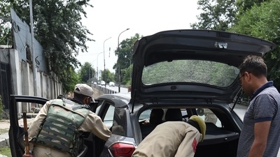  Police personnel screen a vehicle during a surprise cordon and search operation (CASO) on the eve of Independence Day in Srinagar, Jammu and Kashmir, on August 14, 2021. (Waseem Andrabi/HT Photo) Police personnel screen a vehicle during a surprise cordon and search operation (CASO) on the eve of Independence Day in Srinagar, Jammu and Kashmir, on August 14, 2021. (Waseem Andrabi/HT Photo)