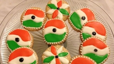 I-day cookies: You can use your imagination to turn your regular cookies into a tri-colour delicacy. And while your kids enjoy the sweet treats, you can also explain significance of Independence Day to them. (Pinterest) I-day cookies: You can use your imagination to turn your regular cookies into a tri-colour delicacy. And while your kids enjoy the sweet treats, you can also explain significance of Independence Day to them. (Pinterest)