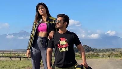 Arjun Bijlani poses with Shweta Tiwari. Arjun Bijlani poses with Shweta Tiwari.