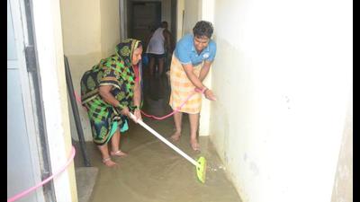 Locals cleaning their home after flood waters receded in Prayagraj on Saturday. (Anil Kumar Maurya/HT) Locals cleaning their home after flood waters receded in Prayagraj on Saturday. (Anil Kumar Maurya/HT)
