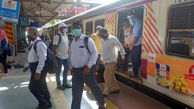 Even though the state government has relaxed Covid-19 restrictions allowing buses, Kolkata Metro, auto-rickshaws and cabs, locals trains continue to remain cancelled. (HT PHOTO.) Even though the state government has relaxed Covid-19 restrictions allowing buses, Kolkata Metro, auto-rickshaws and cabs, locals trains continue to remain cancelled. (HT PHOTO.)