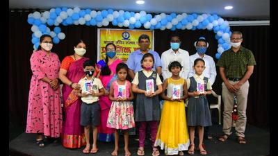 The school, which has around 500 students, gifted mobile phones to 35 students recently. The funds for the phone were allotted by the alumni of the school. (Rishikesh Choudhary/ HT) The school, which has around 500 students, gifted mobile phones to 35 students recently. The funds for the phone were allotted by the alumni of the school. (Rishikesh Choudhary/ HT)