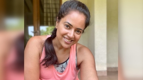 Sameera Reddy writes powerful letter to her stretch marks in new fitness post, read here(Instagram/@sameerareddy)