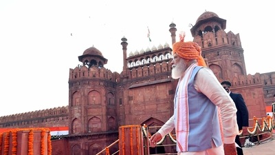 Prime Minister Narendra Modi at the Red Fort on the occasion of Independence Day in Delhi on Sunday. (HT Photo)