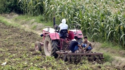 A farmer plows his fields in Sikroda village, Ghaziabad. (HT Photos) A farmer plows his fields in Sikroda village, Ghaziabad. (HT Photos)
