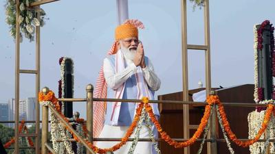 The PM also announced that Indian Railways has targeted becoming a net-zero carbon emitter by 2030 (HT Photo) The PM also announced that Indian Railways has targeted becoming a net-zero carbon emitter by 2030 (HT Photo)