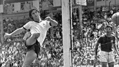 FILE - In this June 14, 1970 file photo Germany's Gerd Mueller scores the decisive third goal for Germany during the World Cup quarterfinal match between Germany and England in Leon, Mexico. (AP) FILE - In this June 14, 1970 file photo Germany's Gerd Mueller scores the decisive third goal for Germany during the World Cup quarterfinal match between Germany and England in Leon, Mexico. (AP)