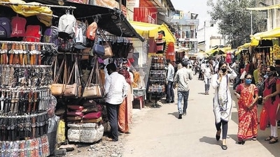 The accused allegedly extorted money from hawkers at railway stations and would beat with sharp weapons if they refused to pay. (Rahul Raut/HT)
