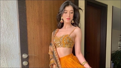 Shanaya Kapoor looks steamy at Rhea Kapoor-Karan Boolani’s wedding in  ₹78k lehenga (Instagram/shanayakapoor02)