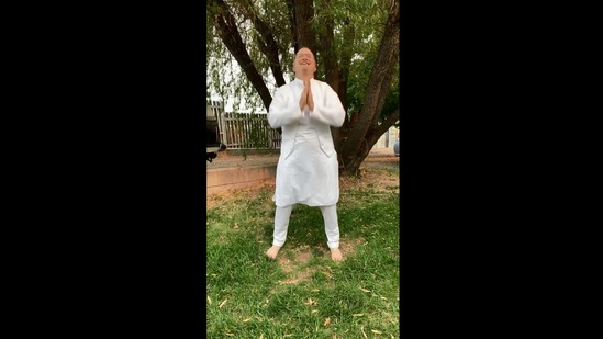 The image shows a man named Ricky Pond from US dancing to title track of Shah Rukh Khan’s Chak De India. (Instagram/@ricky.pond)
