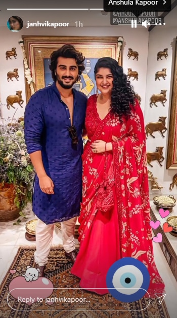 Janhvi Kapoor shares a picture of Arjun Kapoor and Anshula Kapoor from Rhea's wedding.&nbsp;