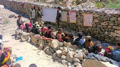 Children of labourers studying at a makeshift school run by BRO officers near the Indo-China border in Uttarkashi. (HT PHOTO.) Children of labourers studying at a makeshift school run by BRO officers near the Indo-China border in Uttarkashi. (HT PHOTO.)
