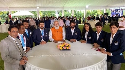 Prime Minister Narendra Modi with the Indian wrestling team during a meet with the Tokyo Olympics contingent in New Delhi on August 16. (ANI) Prime Minister Narendra Modi with the Indian wrestling team during a meet with the Tokyo Olympics contingent in New Delhi on August 16. (ANI)