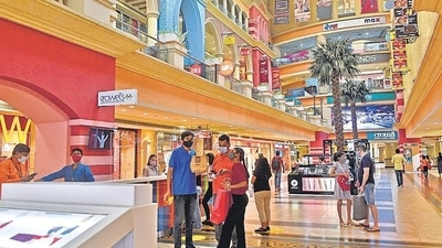 Visitors at a mall in Mumbai on Sunday. (Vijay Bate/HT Photo) Visitors at a mall in Mumbai on Sunday. (Vijay Bate/HT Photo)