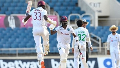 West Indies beat Pakistan by 1 wicket in thrilling 1st Test (TWITTER/ICC) West Indies beat Pakistan by 1 wicket in thrilling 1st Test (TWITTER/ICC)