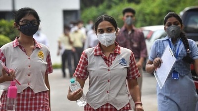 Schools for classes 1-8 reopen in Bihar with 50% attendance (Sanchit Khanna/HT PHOTO)