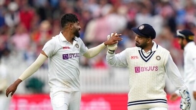 India vs England: Former India wicketkeeper says Mohammed Siraj is 'bowling avtaar of Rishabh Pant', explains why (AP) India vs England: Former India wicketkeeper says Mohammed Siraj is 'bowling avtaar of Rishabh Pant', explains why (AP)