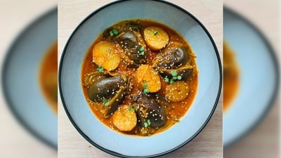 Ravaiyyan: This vegetarian dish is made with baby eggplants which is stuffed with green chutney. (Instagram/@pritisplate) Ravaiyyan: This vegetarian dish is made with baby eggplants which is stuffed with green chutney. (Instagram/@pritisplate)