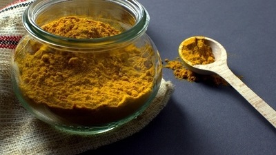 Turmeric: It is a spice which has a slightly bitter taste and is commonly used in Indian kitchen in curries for flavouring. It has curcumin which is a natural chemical compound having healing properties. High in antioxidants, it helps to relax sore muscles and heals wounds.&nbsp; (Pixabay)
