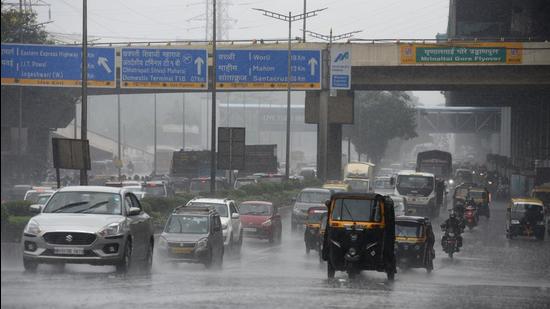 The monsoon in Mumbai this year has been marked by alternating phases of heavy and widespread rainfall, interspersed with long, subdued dry spells, as opposed to the rainfall uniformly spread out over the season. (HT File) The monsoon in Mumbai this year has been marked by alternating phases of heavy and widespread rainfall, interspersed with long, subdued dry spells, as opposed to the rainfall uniformly spread out over the season. (HT File)
