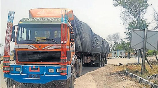 The Integrated check post (ICP), Attari, which facilitates India’s trade with Pakistan and Afghanistan, has been receiving goods only from Afghanistan since New Delhi abrogated Article 370 in August 2019. (HT file)