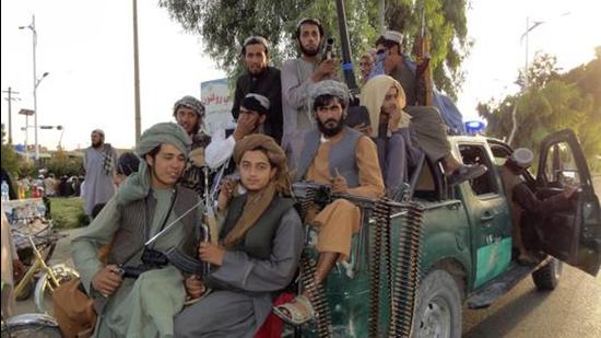 Taliban fighters patrol inside the city of Kandahar province southwest of Afghanistan on Sunday, August 15. (File photo)