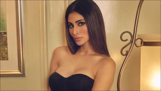 Mouni Roy’s killer look in black corset, pants makes fashion police go weak in knees(Instagram/imouniroy)